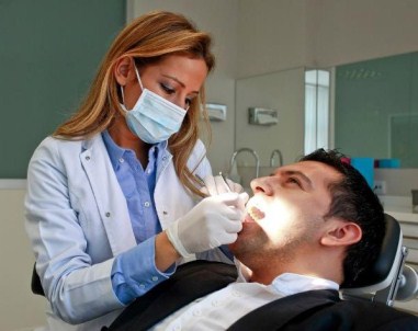 İş Görüşmelerinde En Önemli Nokta Diş Sağlığı