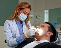 FAZLA KILO - İş Görüşmelerinde En Önemli Nokta Diş Sağlığı
