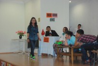 Öğrenciler, 'Eyvah Türkçem' Adlı Tiyatro Oyunu Sergiledi