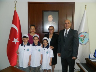 Öğrencilerden Mehmetçik Vakfı'na Bağış