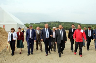 Tahsin Babaş, Spor Salonunu İnceledi