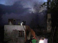 ARTVİN BELEDİYESİ - Borçka'da Ev Yangını