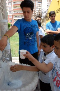 Bu Çeşmeden Su Yerine Soğuk Ayran Akıyor