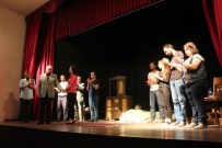 ZEKİ ALASYA - Burhaniyeli Amatörler Bozcaada'da Sahne Aldı