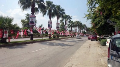 Çevreciler Ağaçlara Asılan Afişlerden Şikayetçi