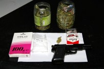 Kavga İhbarına Giden Polis, Uyuşturucu Ele Geçirdi