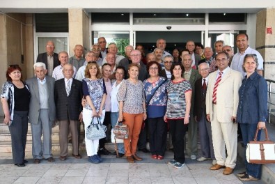 Köy Enstitülüler Derneği Üyelerinden Başkan Kurt'a Teşekkür Ziyareti