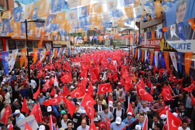 Rize'de Cumhurbaşkanı Erdoğan İçin Destek Yürüyüşü