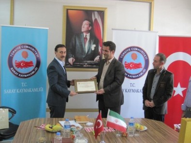 Saray Kaymakamı Çiçekli İran Heyetiyle Bir Araya Geldi