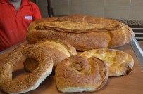 KıRKA - Ürettiği Ekmek Görenleri Hayretler İçinde Bırakıyor