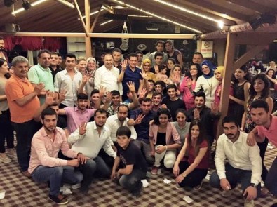 Uslu, Finike'de İlk Defa Oy Kullanacak Gençlerle Bir Araya Geldi