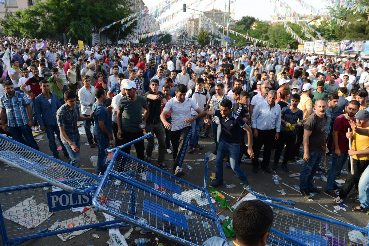 HDP mitinginde patlama