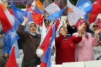 VOLKAN BOZKIR - Bakan Bozkır, Mitingde Horon Tepti