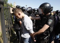 SES BOMBASI - Ukrayna'da LGBTİ Topluluğunun Yürüyüşünde Arbede