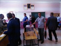 Adilcevaz'da Oy Verme İşlemi Başladı