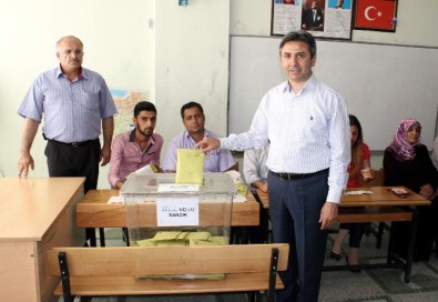 Adıyaman'da Milletvekili Adayları Oylarını Kullandı