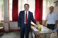 Afyonkarahisar'da AK Partililer Oylarını Aynı Okulda Kullandı