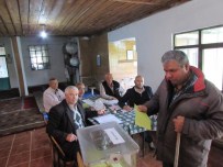 Görme Engelli Vatandaş Asasıyla TEK Başına Gelip Oy Kullandı