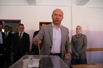 Kocasinan Belediye Başkanı Çolakbayrakdar Oyunu Kullandı