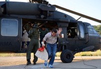 ASKERİ HELİKOPTER - Oy pusulaları askeri helikopterle taşındı