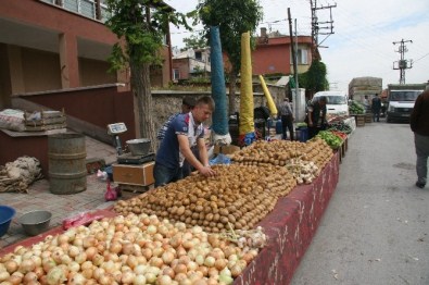 Tezgahlarını Açıp Oy Kullanmaya Gittiler