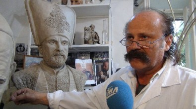 Ünlü Oyuncu Halit Ergenç'in Macaristan'da Büstü Dikilecek