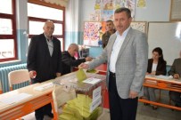 ŞERIF YıLMAZ - Vali Şerif Yılmaz Oyunu Kullandı