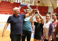 KAZıM TEKIN - Adana'da Hentbol'da En Büyüklere Kupa Verildi