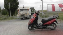 Motosiklet Çöp Kamyonuna Çarptı Açıklaması 1 Yaralı