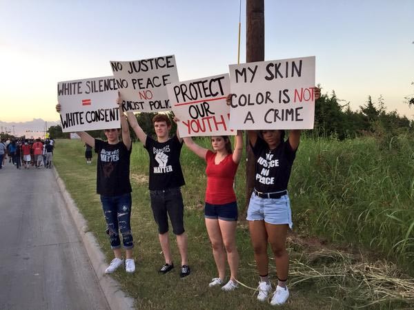 ABD'de binlerce kişi polis şiddetini protesto etti