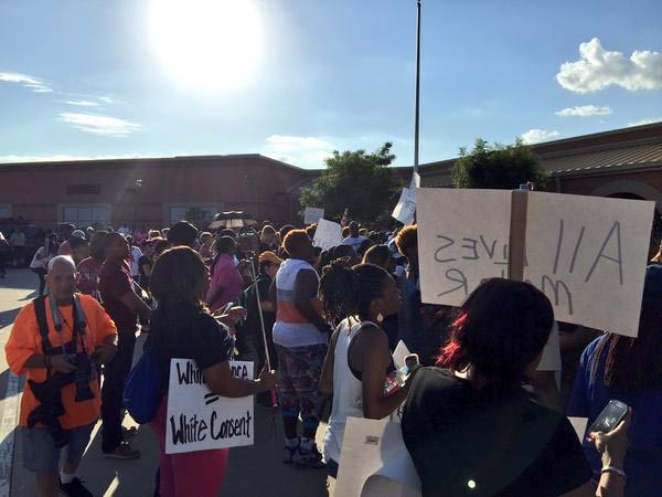 ABD'de binlerce kişi polis şiddetini protesto etti