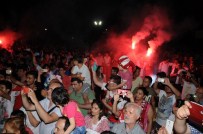 Antalyaspor'da Taraftarlarla Şampiyonluk Kutlaması