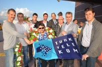 TÜRK TELEKOMSPOR - Avrupa Şampiyonu Çiçeklerle Karşılandı