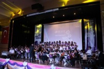 IŞIK GÖSTERİSİ - Nilüfer Koleji'nde Kültür Ve Sanat Şöleni