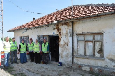 Seydişehir'de Yaşlıların Evleri Temizleniyor