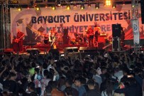 SELÇUK BALCI - Üniversite Öğrencileri Kolpa Ve Selçuk Balcı İle Coştu