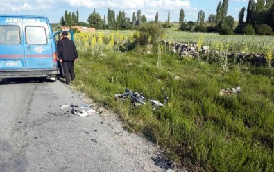 Afyonkarahisar'da Trafik Kazası Açıklaması 1'İ Ağır 2 Yaralı