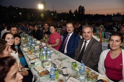 Balkanlarda Binlerce Kişi Aynı Sofrada Buluşuyor