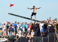 KABOTAJ BAYRAMI - Bayrağı Alan Bu Yıl Da Değişmedi