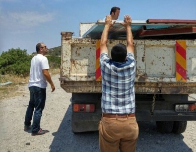 Bodrum'da Görüntü Kirliliğine Neden Olan Tabelalar Toplatılıyor