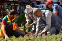 SELAHATTIN EYYUBI - Diyarbakır'da 6 Ayda 600 Bin Mevsimlik Çiçek Ekildi