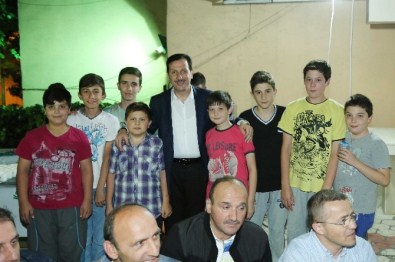 Tok'tan Kışlaya Halı Saha Ve Çocuk Parkı Müjdesi