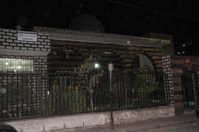 Cizre'de Cami Avlusuna Bırakılan Şüpheli Poşet Fünye İle Patlatıldı