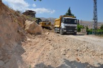 DRENAJ ÇALIŞMASI - Hilaltepe'de Taş Duvar Ve Drenaj Çalışması Başladı