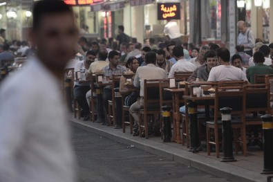 Horhor'daki Kebapçılar İftarda Dolup Taşıyor