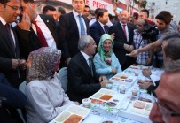 Kılıçdaroğlu, Ümraniye'de Sokak İftarına Katıldı