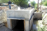 VAGON - Köprü, Menfez Ve Taş Duvar Çalışmaları Devam Ediyor