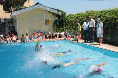 Manisa'da Yüzme, Okçuluk Ve Badminton Kurslarına Yoğun İlgi