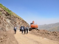 VEDAT BÜYÜKERSOY - Muş'ta Köy Yoları Denetleniyor