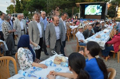 Trabzon Büyükşehir Belediyesi Beşikdüzü'nde İftar Düzenledi